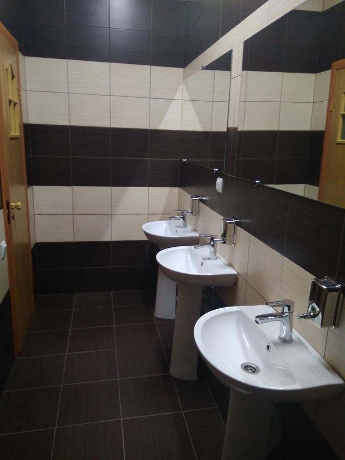 Art Galery Hostel Lwów Zewnętrze zdjęcie